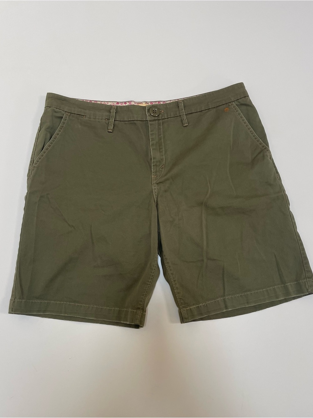 Levi’s Taper Twills Olive Green Bermuda Shorts Women’s Size 16